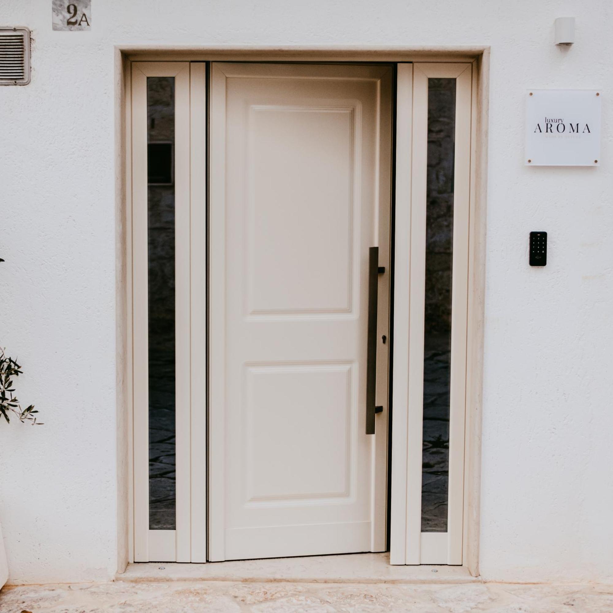 فندق Aroma Luxury أوستوني المظهر الخارجي الصورة