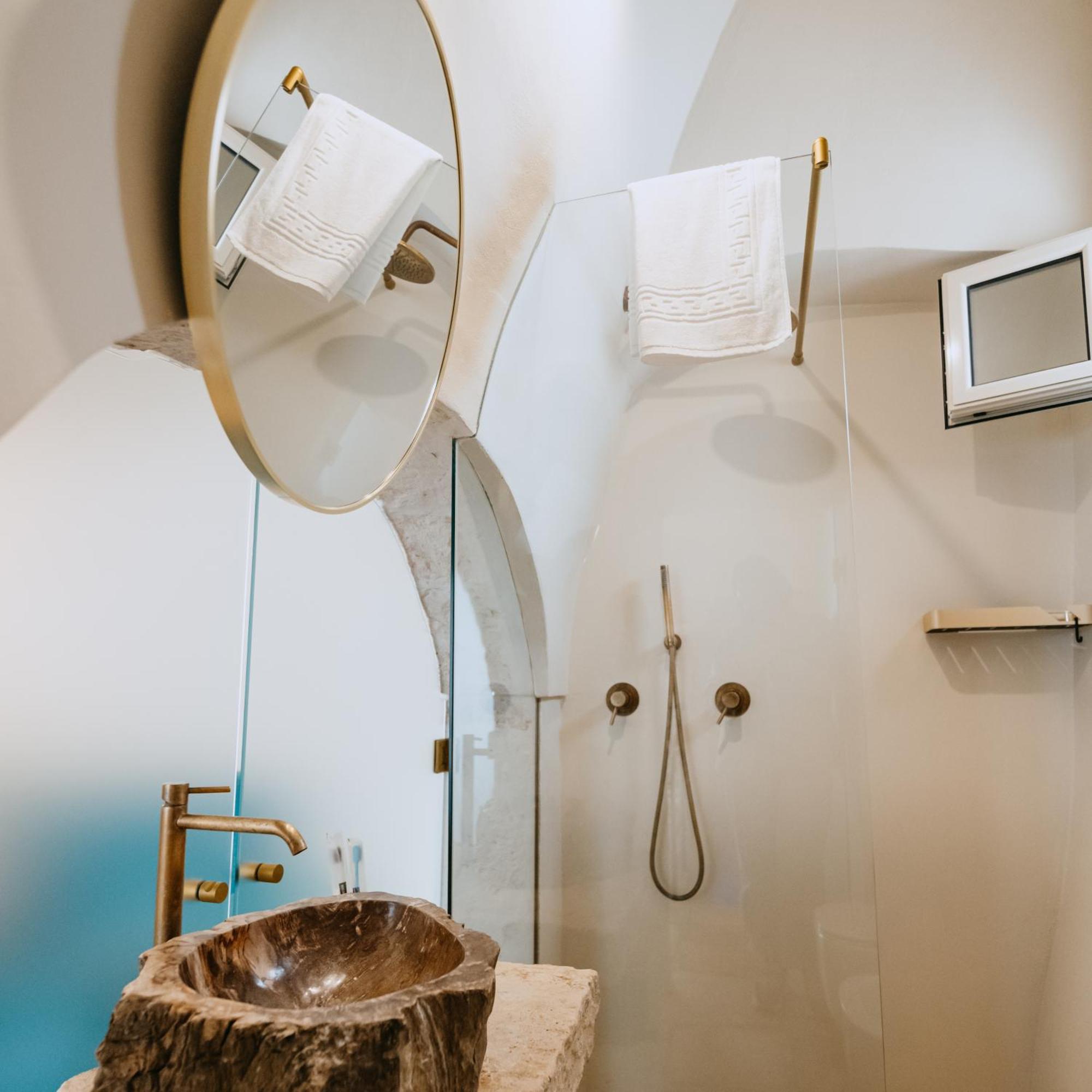 فندق Aroma Luxury أوستوني المظهر الخارجي الصورة